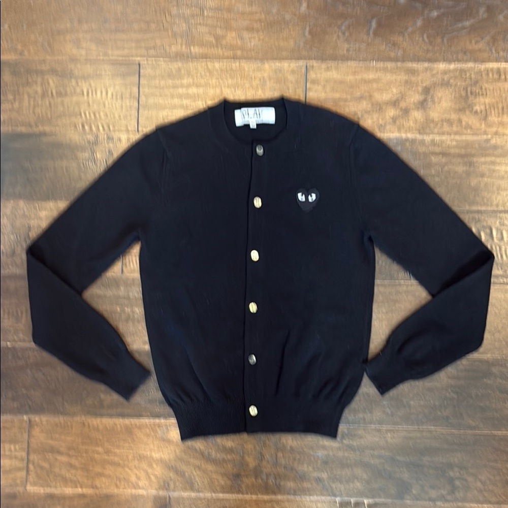 Comme des Garcons Play Black heart Cardigan size M, new without tags.